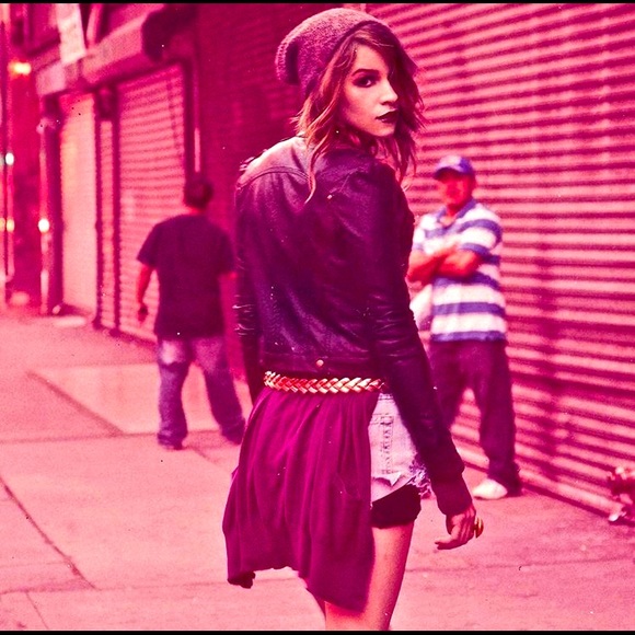 Hi! 🤸🏼‍♀️ I’m Alison - Picture 4 of 5